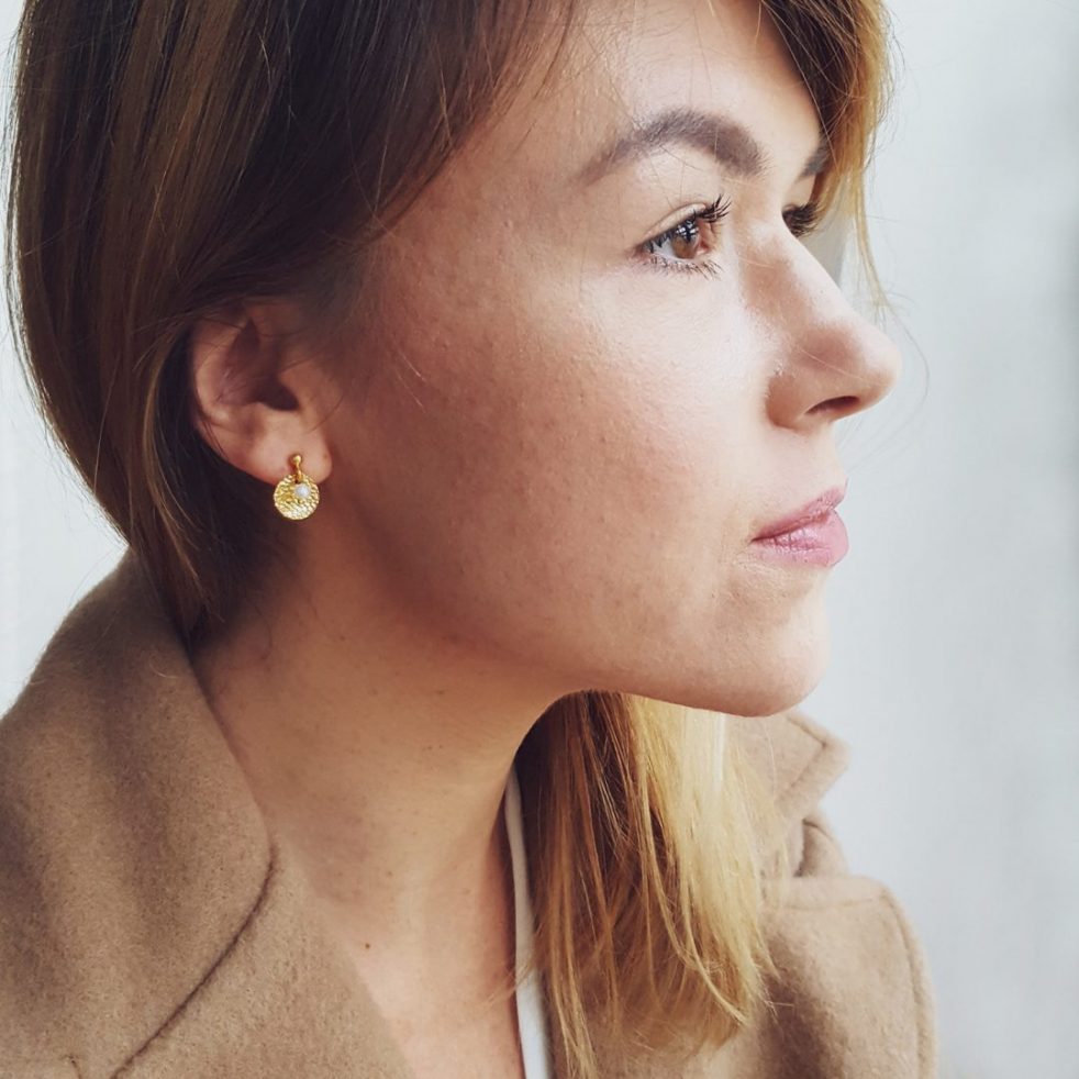 Kolczyki z perłą i strukturalną blaszką