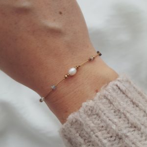 minimalistyczna bransoletka z perłą