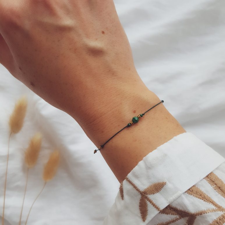 Minimalistyczna bransoletka z naturalnym malachitem